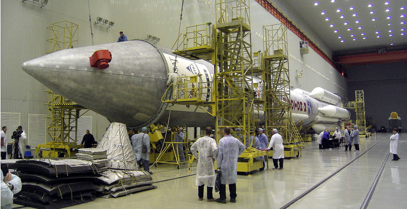 Illustration for article titled Giant Cold-War Era Russian Proton Rocket Successfully Launches Giant Satellite Into Space